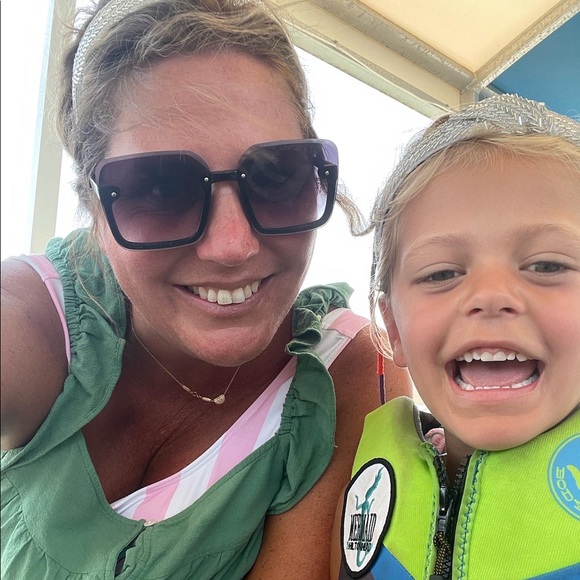 Meet your Posher, Amanda - Picture 6 of 15